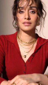 Stacked neckpiece